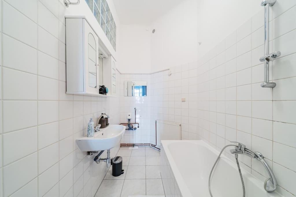 Zentrale Wohnung Fuer Entdecker Виена Екстериор снимка