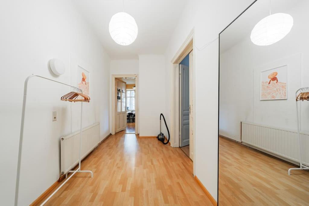 Zentrale Wohnung Fuer Entdecker Виена Екстериор снимка