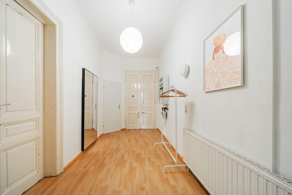 Zentrale Wohnung Fuer Entdecker Виена Екстериор снимка